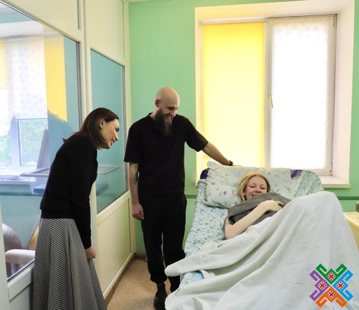 Новини Хмельницького - фото з До Дня матері голова Хмельницької облради привітала матусь в перинатальному центрі