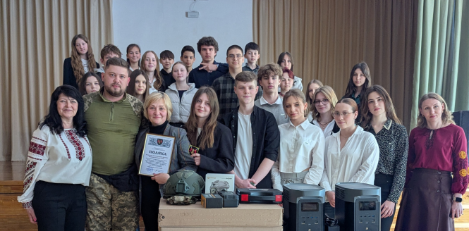 Новини Вінниці - фото з Завдяки школам Вінниці боєць «Монгол» отримав Starlink, шоломи та зарядні станції