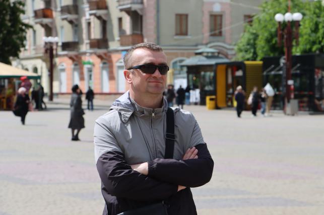 На Театральному майдані благодійний концерт до Дня матері: збирають гроші на аптечки для захисників