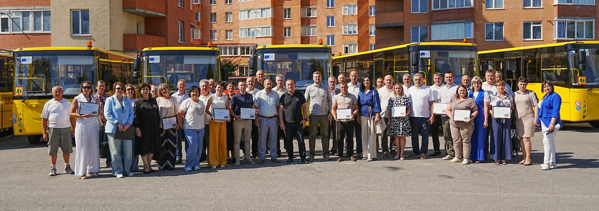Новини Тернополя - фото з Шкільні інклюзивні автобуси за понад 105 мільйонів отримали громади Тернопільщини