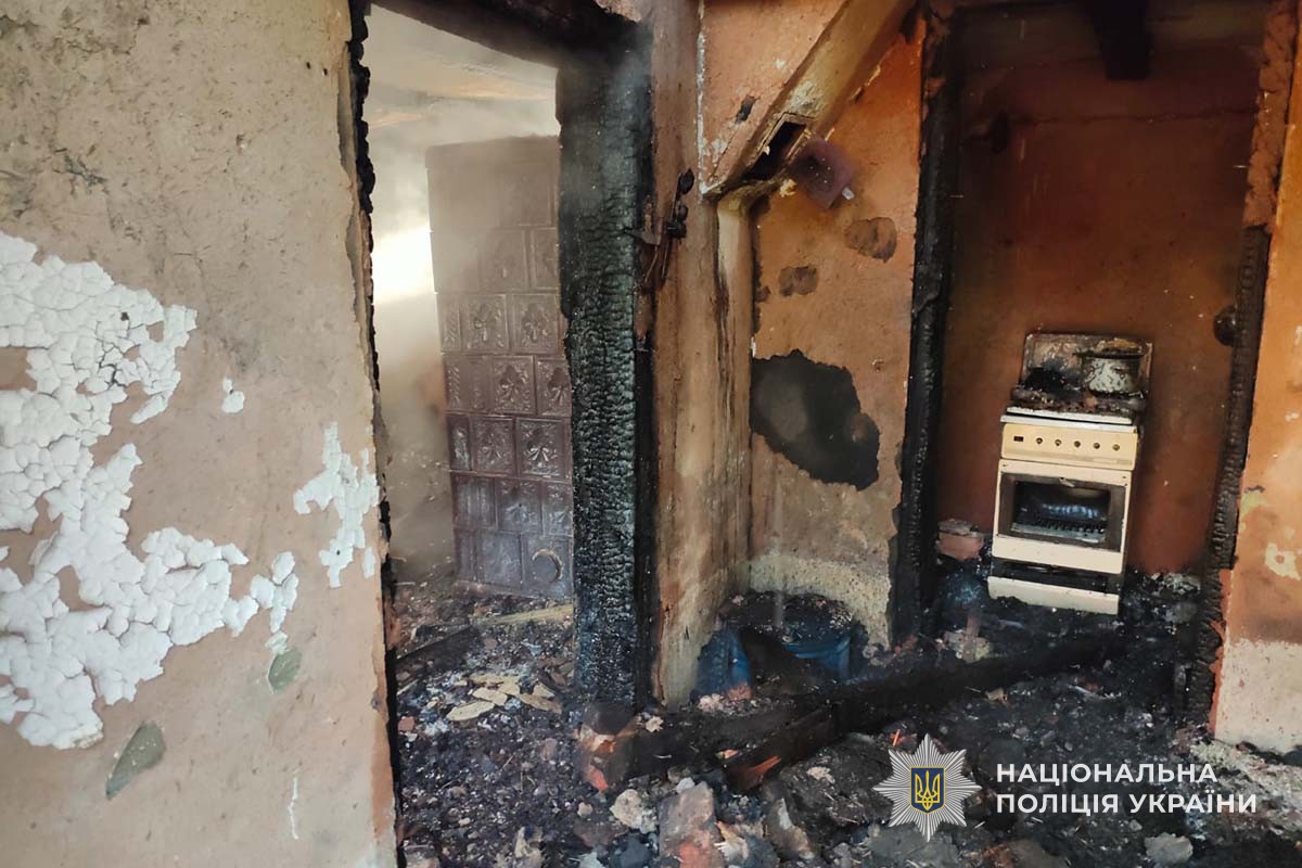 Новини Тернополя - фото з Тіло чоловіка знайшли у будинку після нічної пожежі на Тернопільщині смерть на пожежі розслідують поліцейські тернопільщини