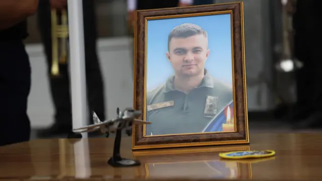 Новини Хмельницького - фото з Пілот F-16 Олексій Месь з Хмельниччини посмертно нагороджений «Золотою зіркою» Олексій Месь "Мунфіш". Що відомо про пілота, який загинув на F-16 - BBC News Україна