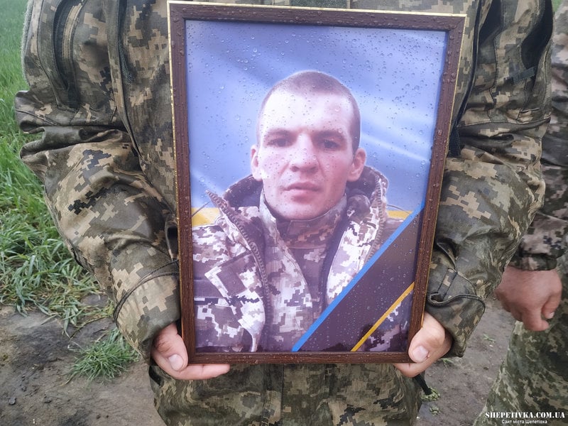 Новини Хмельницького - фото з Троє воїнів повернулись «на щиті» на Хмельниччину