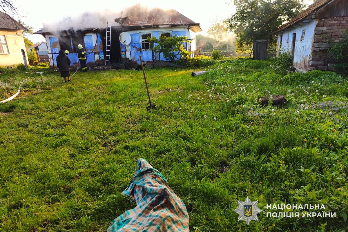 Новини Тернополя - фото з Тіло чоловіка знайшли у будинку після нічної пожежі на Тернопільщині смерть на пожежі розслідують поліцейські тернопільщини