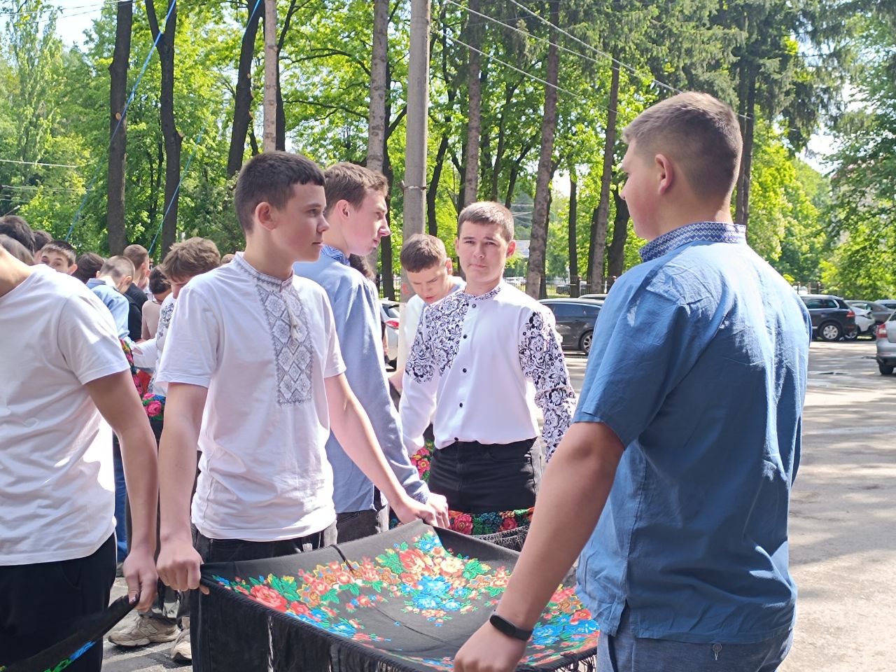 Новини Вінниці - фото з «Мурашки по шкірі»: як студенти Вінницького техколеджу влаштували флешмоб до Дня вишиванки