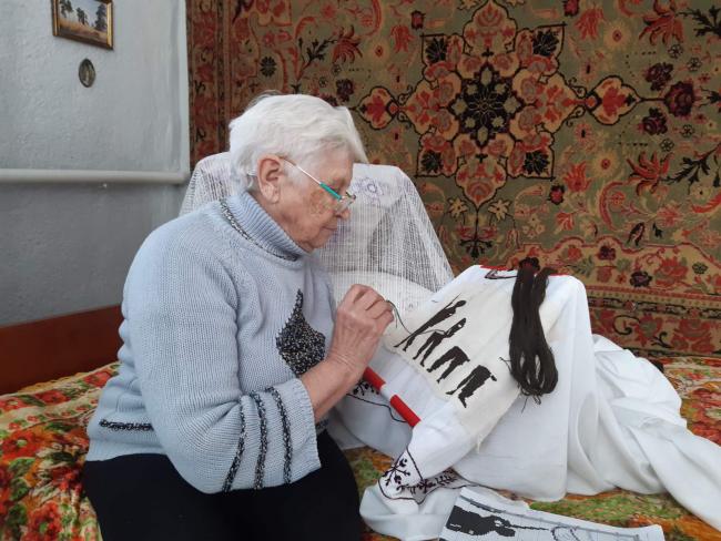 Новини Вінниці - фото з Вишивають Перемогу: унікальний рушник Ободівської громади стане символом сили та надії