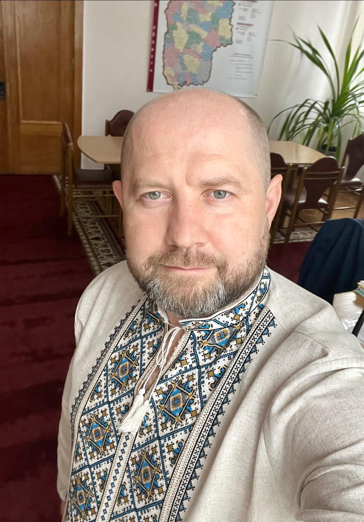 Новини Хмельницького - фото з Хмельничани у вишиванках: підбірка фото із соцмереж На зображенні може бути: 1 особа та борода