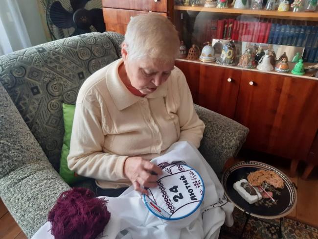 Новини Вінниці - фото з Вишивають Перемогу: унікальний рушник Ободівської громади стане символом сили та надії