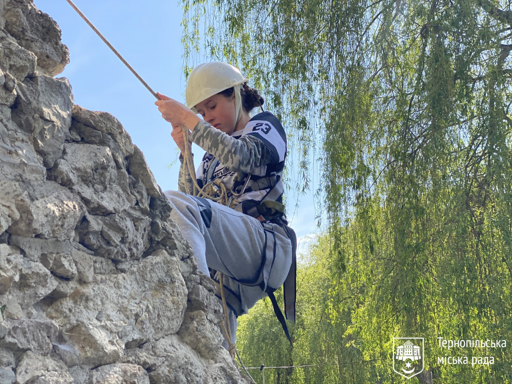 Новини Тернополя - фото з Команда Галицького коледжу перемогла у змаганнях юних рятувальників