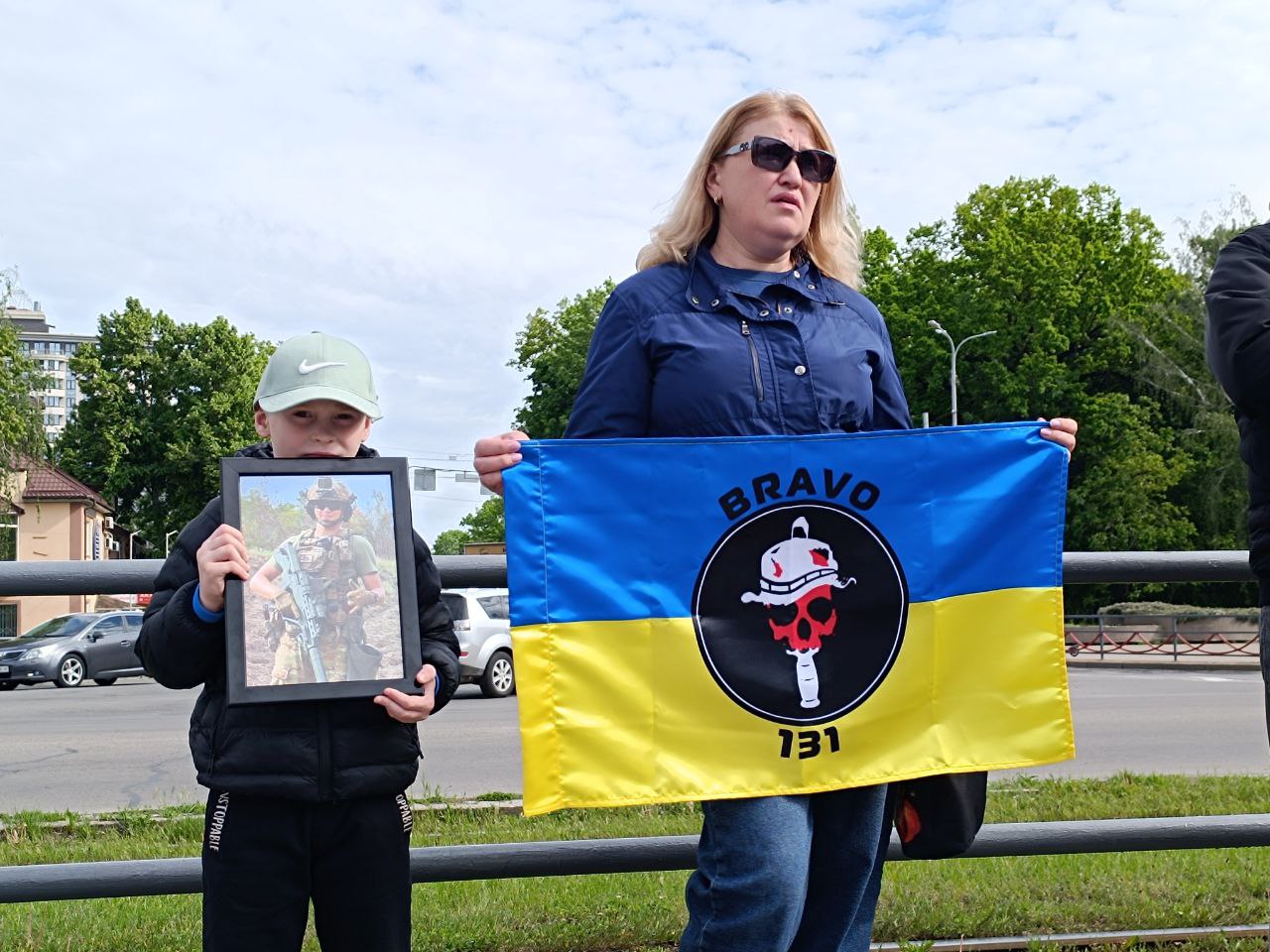 Новини Вінниці - фото з «Хвилина мовчання — це про конкретні обличчя й імена». У Вінниці провели акцію пам’яті до Дня Героїв