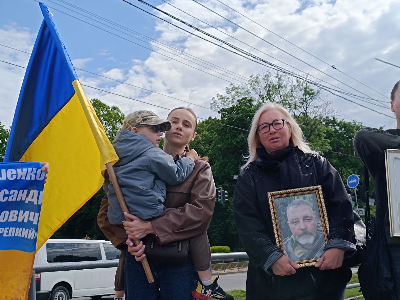 Новини Вінниці - фото з «Хвилина мовчання — це про конкретні обличчя й імена». У Вінниці провели акцію пам’яті до Дня Героїв