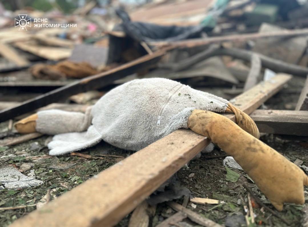 Новини Житомира - фото з Наслідки ворожої атаки на Житомирщині: загинули 3 дитини, 12 людей постраждали