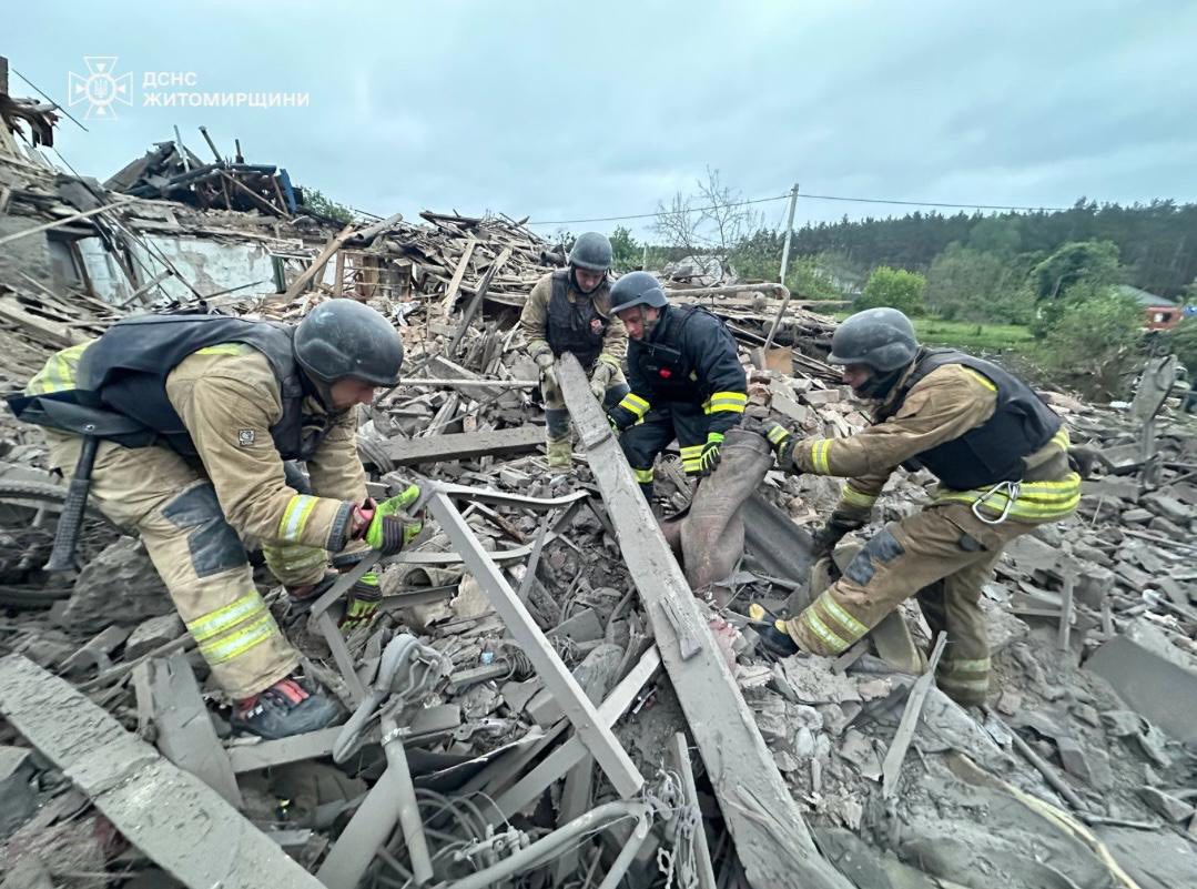 Новини Житомира - фото з Наслідки ворожої атаки на Житомирщині: загинули 3 дитини, 12 людей постраждали