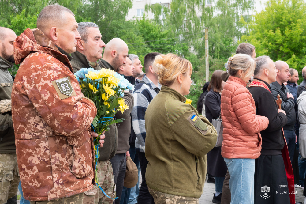 Новини Тернополя - фото з У Тернополі відкрили меморіальні таблиці Героям Віталію Тимківу та Євгену Слободяну-Сиротюку