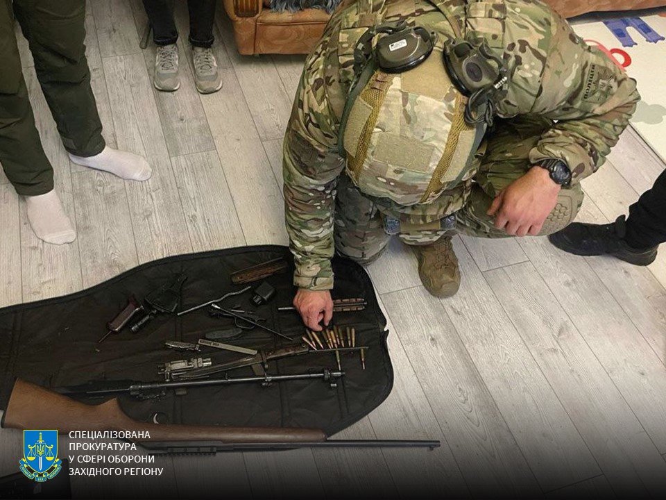 Новини Тернополя - фото з Затримання на Тернопільщині: групу чоловіків підозрюють у влаштуванні втеч військових із частин за кордон