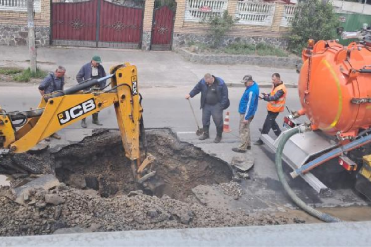 Новини Вінниці - фото з «Наша вулиця нагадує зону бойових дій». На Богуна скаржаться на пориви труб холодної води