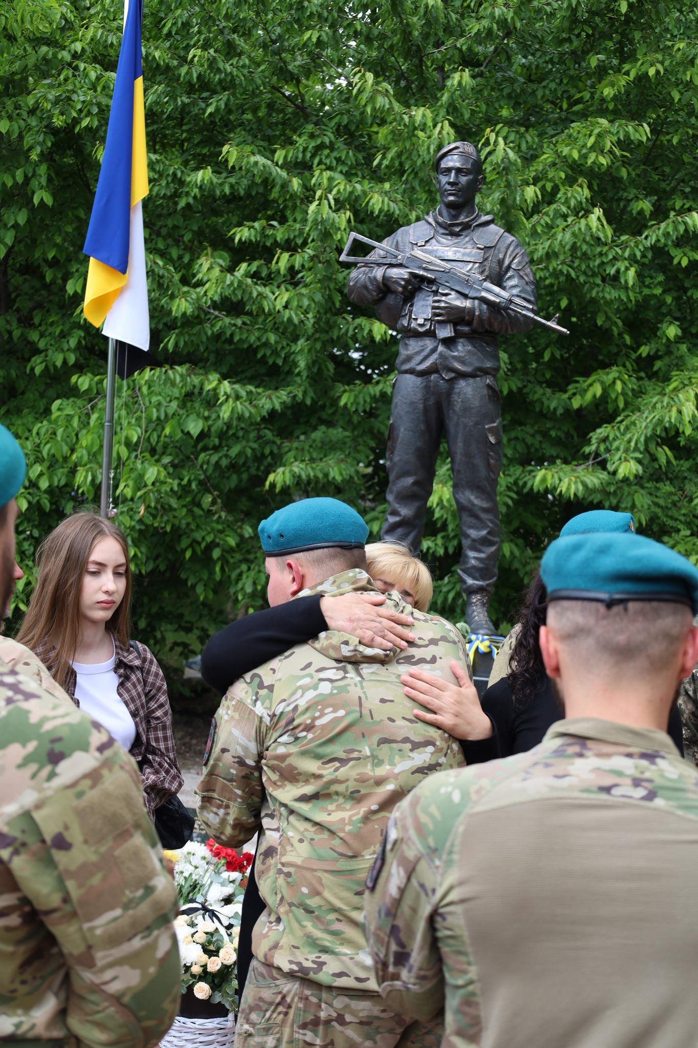 Новини Вінниці - фото з «Його тіло дотепер не повернули»: у Жмеринці відкрили пам’ятник морпіху Ярославу Христюку