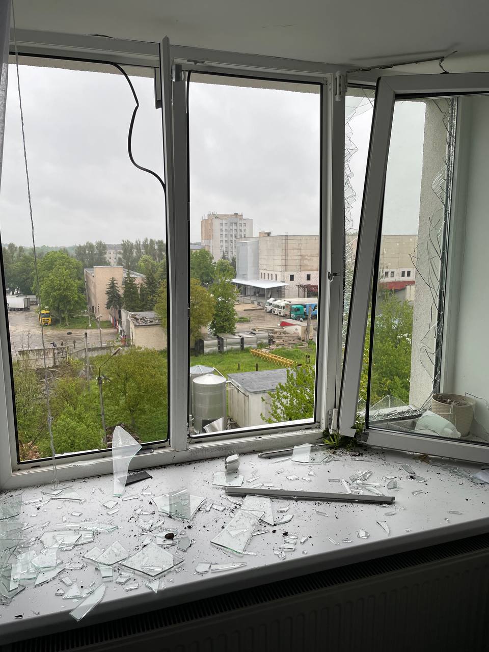 Новини Тернополя - фото з Закрив собою вагітну дружину і 3-річну доньку. Сім’я була вдома у момент прильоту