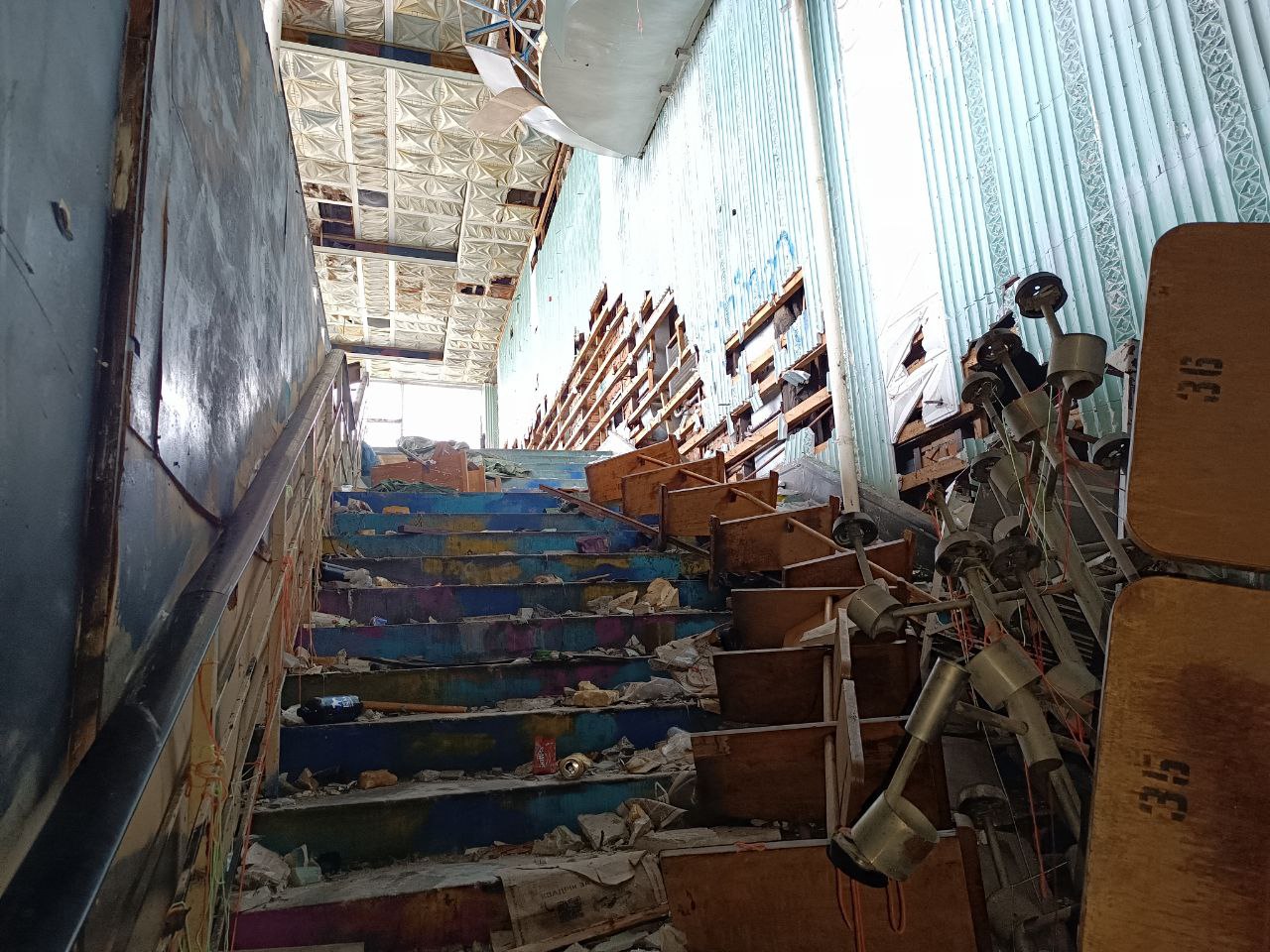 Новини Вінниці - фото з Притон у центрі Вінниці: хто відповідальний за трагедії в колишньому кінотеатрі «росія»?