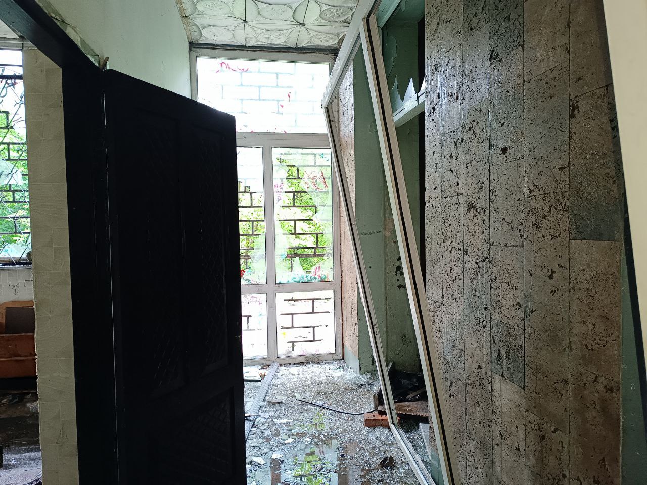 Новини Вінниці - фото з Притон у центрі Вінниці: хто відповідальний за трагедії в колишньому кінотеатрі «росія»?