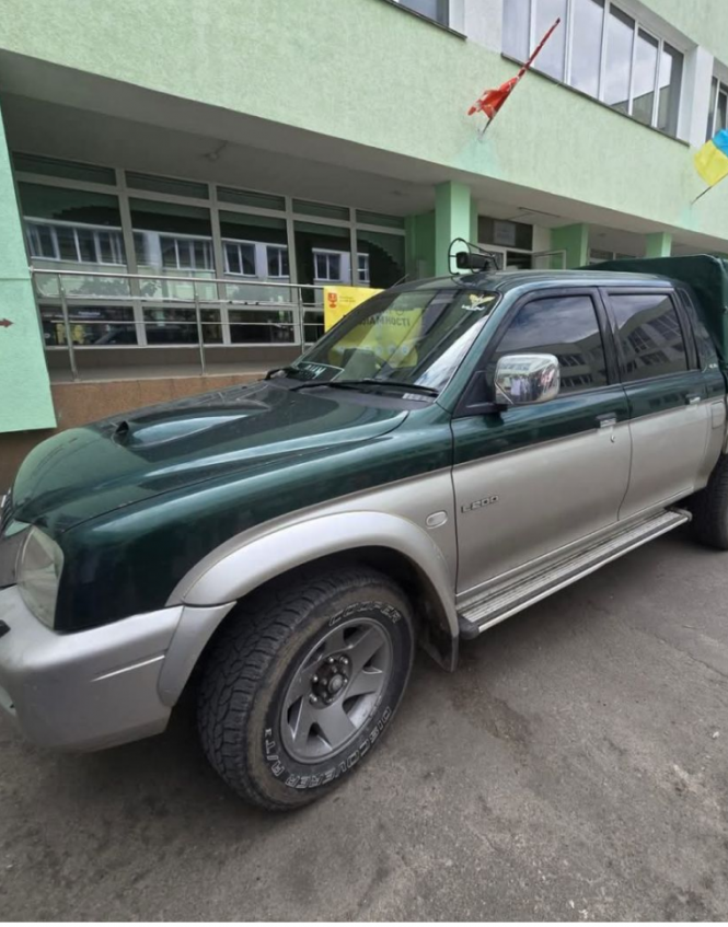 Новини Вінниці - фото з Учні ліцею №35 придбали ще один автомобіль для ЗСУ