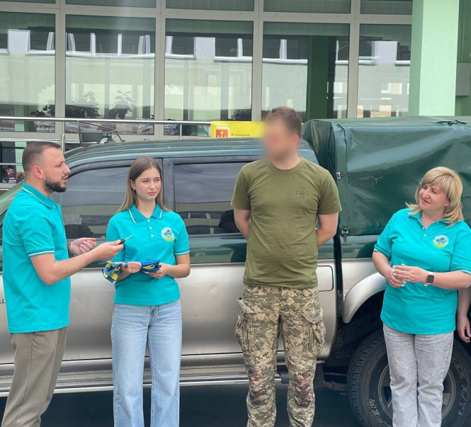 Новини Вінниці - фото з Учні ліцею №35 придбали ще один автомобіль для ЗСУ