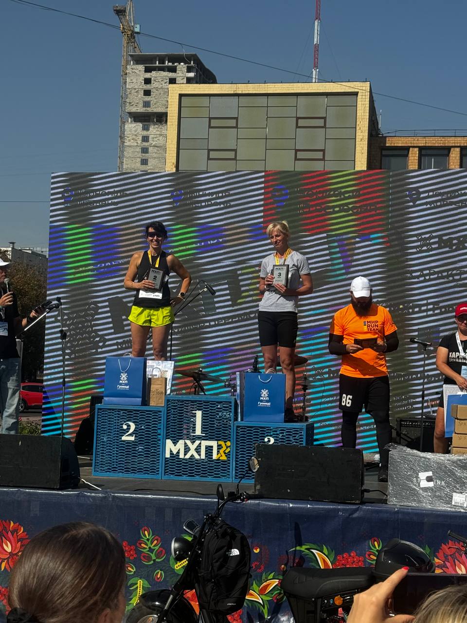 Новини Тернополя - фото з Яна Багінська з офісу – на дистанцію. Як забіг MHP Run4Victory об’єднує працівників навколо спорту та благодійності (новини компаній)