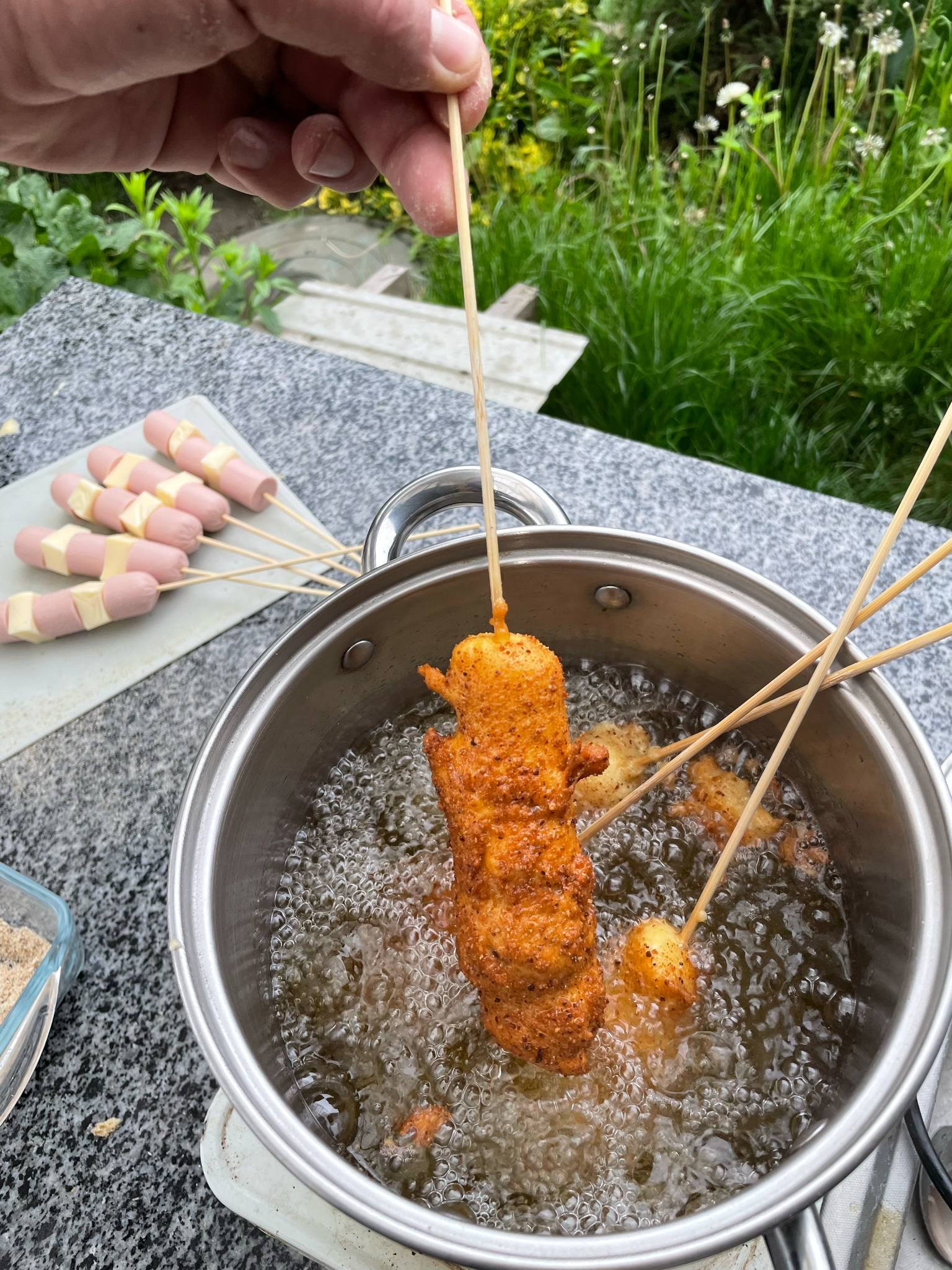 Новини Тернополя - фото з Готуємо корн–доги з соусом