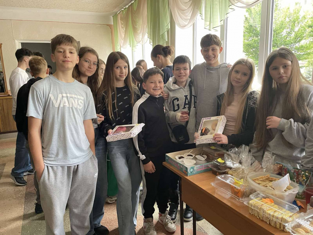 Новини Тернополя - фото з У тернопільській школі №29 зібрали понад 60 тисяч гривень для ЗСУ