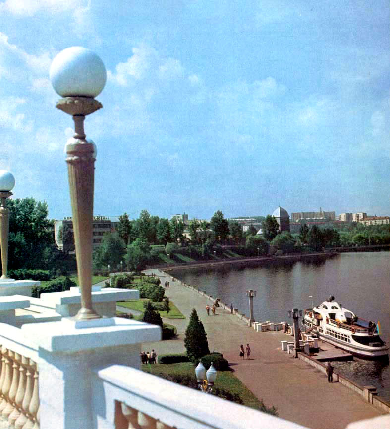 Новини Тернополя - фото з Які теплоходи та катери курсували Тернопільським ставом у 50-90-х роках. Дивіться ретро фото