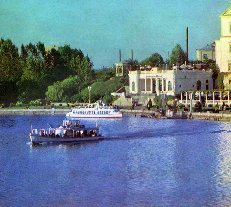 Новини Тернополя - фото з Які теплоходи та катери курсували Тернопільським ставом у 50-90-х роках. Дивіться ретро фото