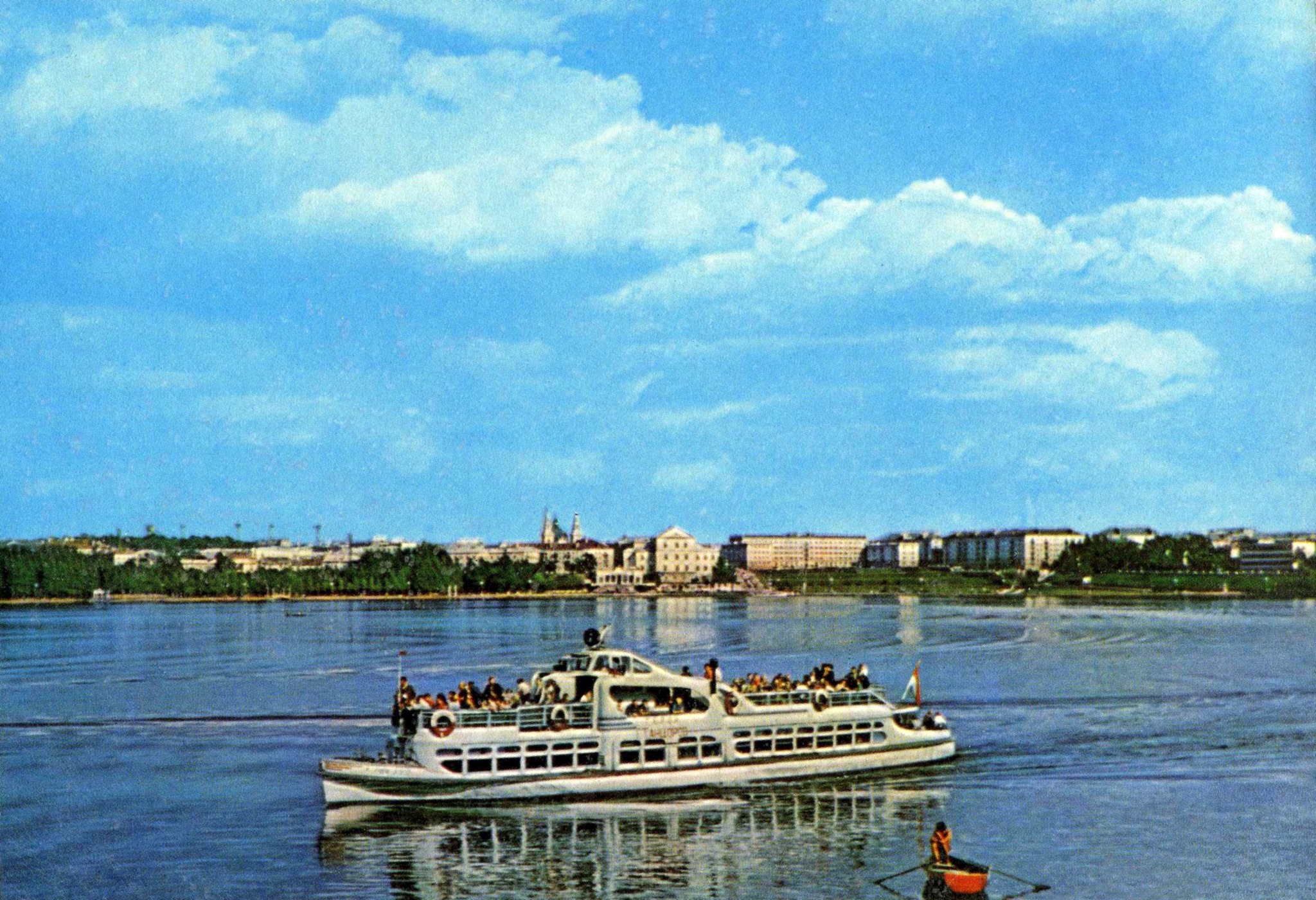 Новини Тернополя - фото з Які теплоходи та катери курсували Тернопільським ставом у 50-90-х роках. Дивіться ретро фото