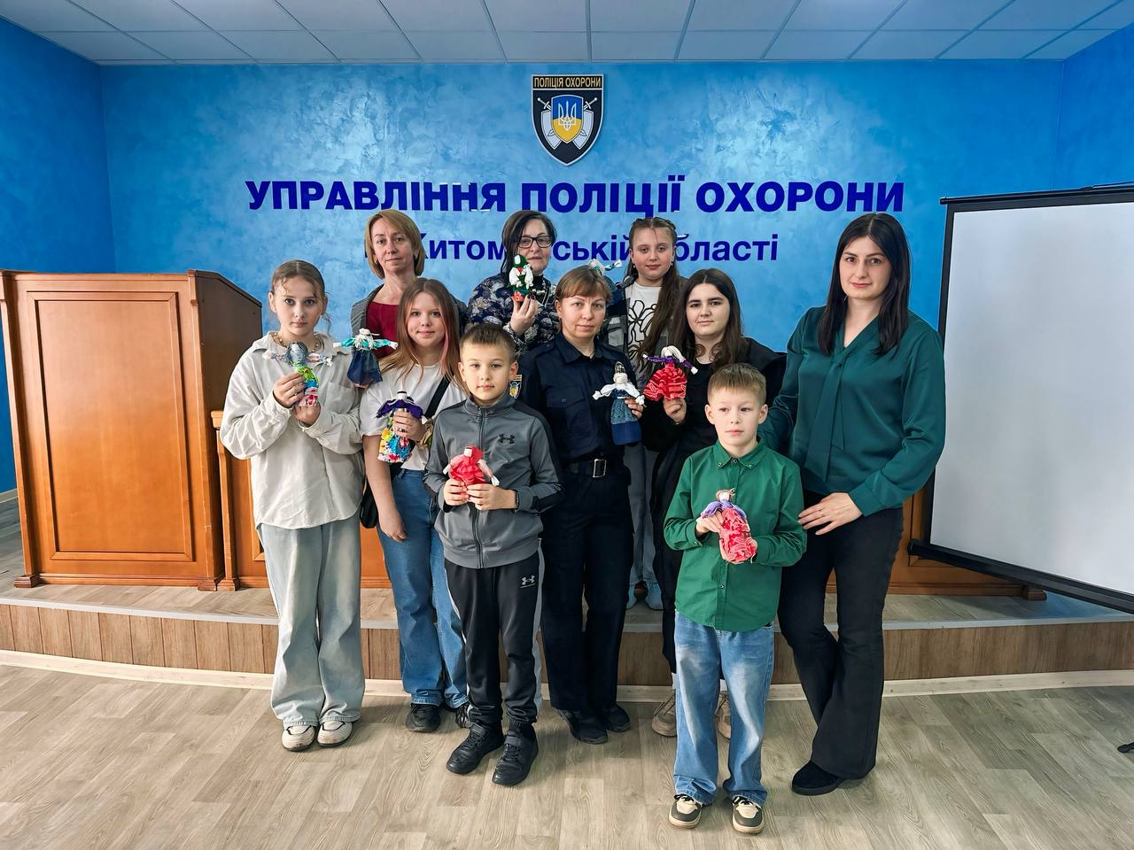 Новини Житомира - фото з З любов'ю до минулого, з вірою в майбутнє: Поліція охорони Житомирщини та діти творять обереги!