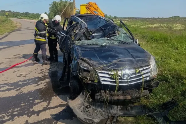 Новини Вінниці - фото з Стали відомі подробиці смертельної аварії у Гайсинському районі, де автомобіль злетів із мосту