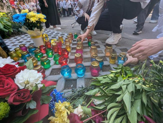 Новини Вінниці - фото з У вінницькому ліцеї №3 відкрили стелу пам’яті загиблих випускників