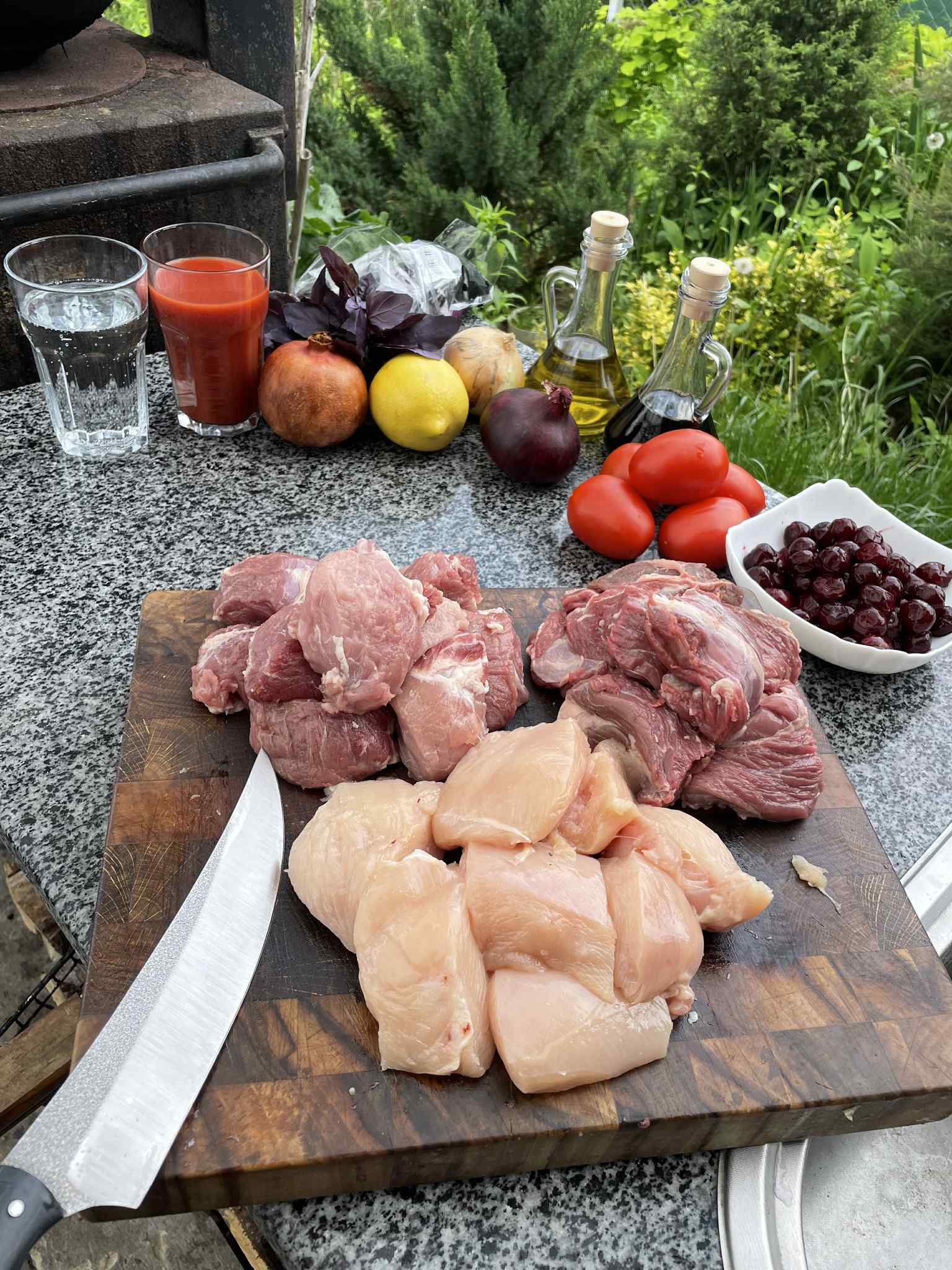 Новини Тернополя - фото з Готуємо три види шашлику та салат з вишнями