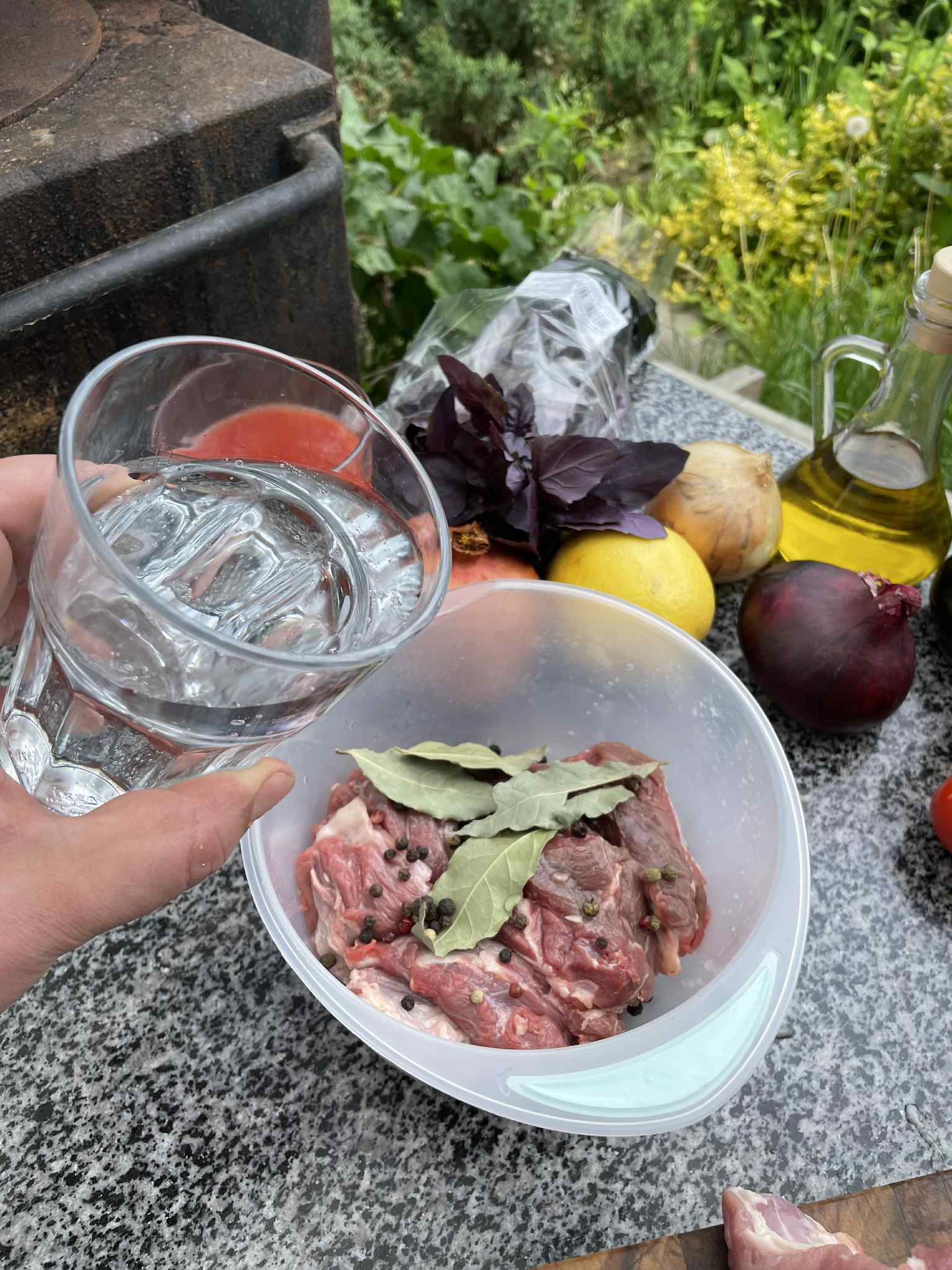 Новини Тернополя - фото з Готуємо три види шашлику та салат з вишнями