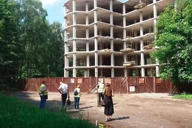 Новини Тернополя - фото з Облаштовують паркову та доріжки, а спортивних об'єктів не видно. Що роблять біля «Вуличної академії»?