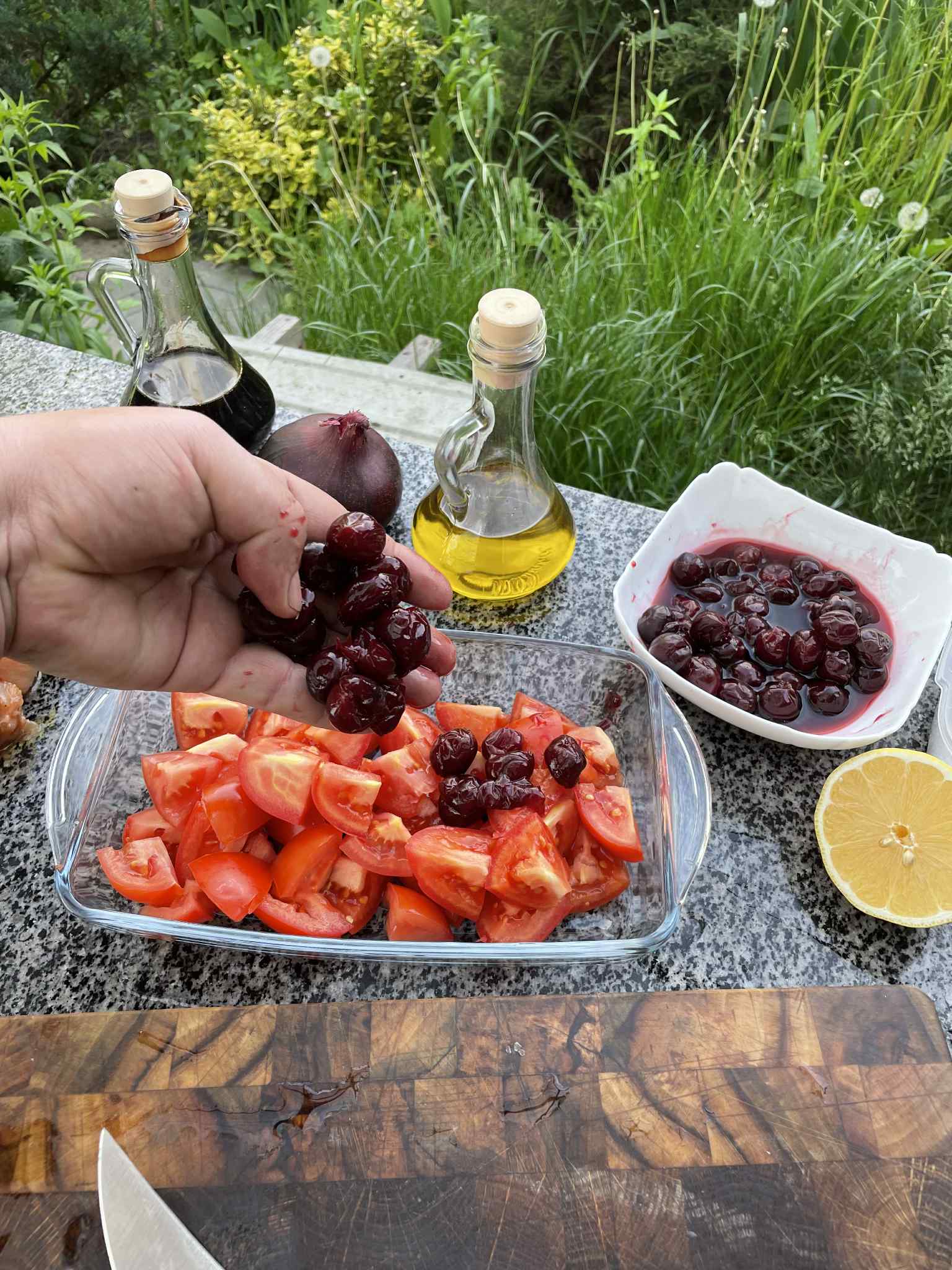 Новини Тернополя - фото з Готуємо три види шашлику та салат з вишнями