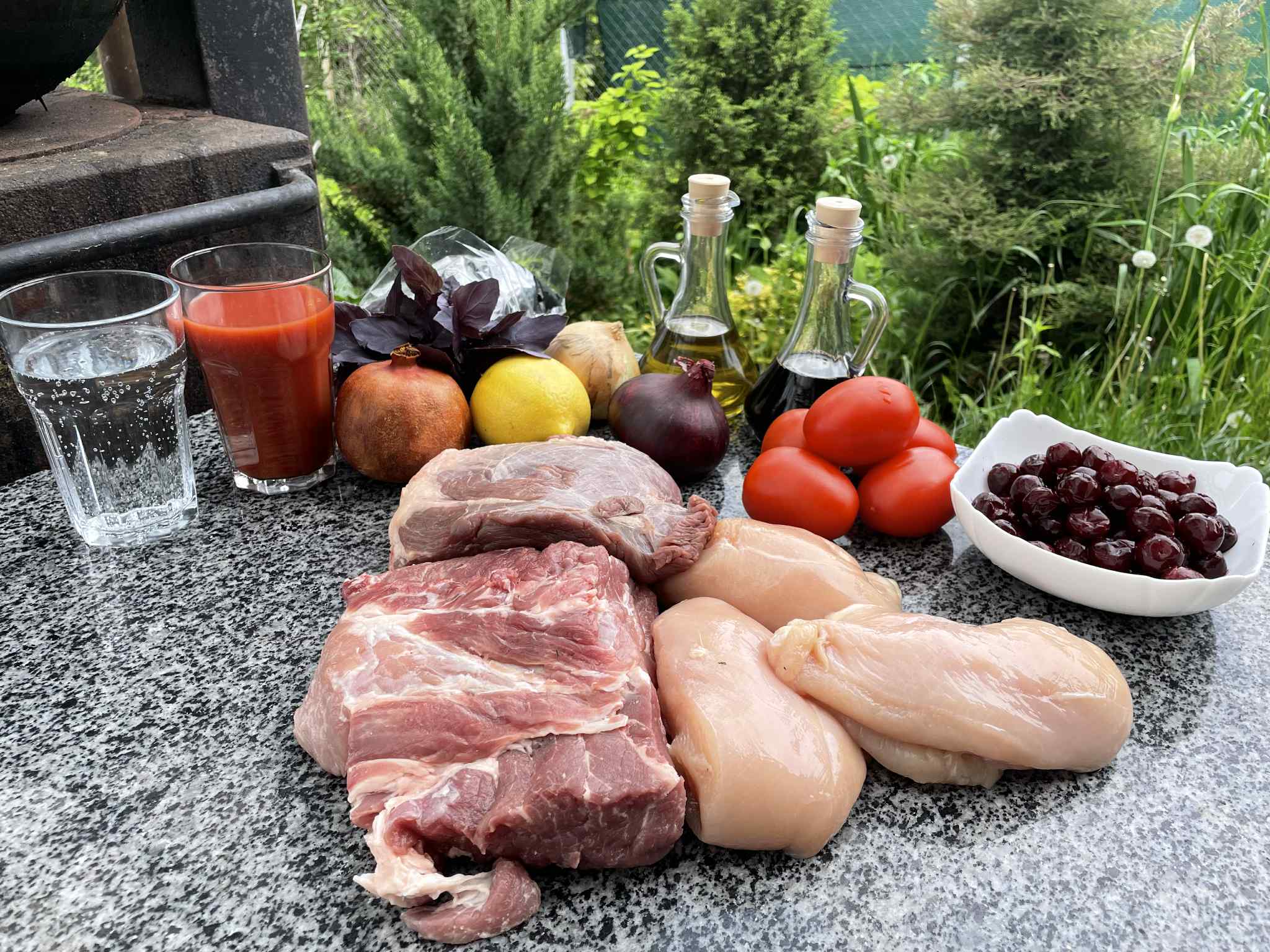 Новини Тернополя - фото з Готуємо три види шашлику та салат з вишнями