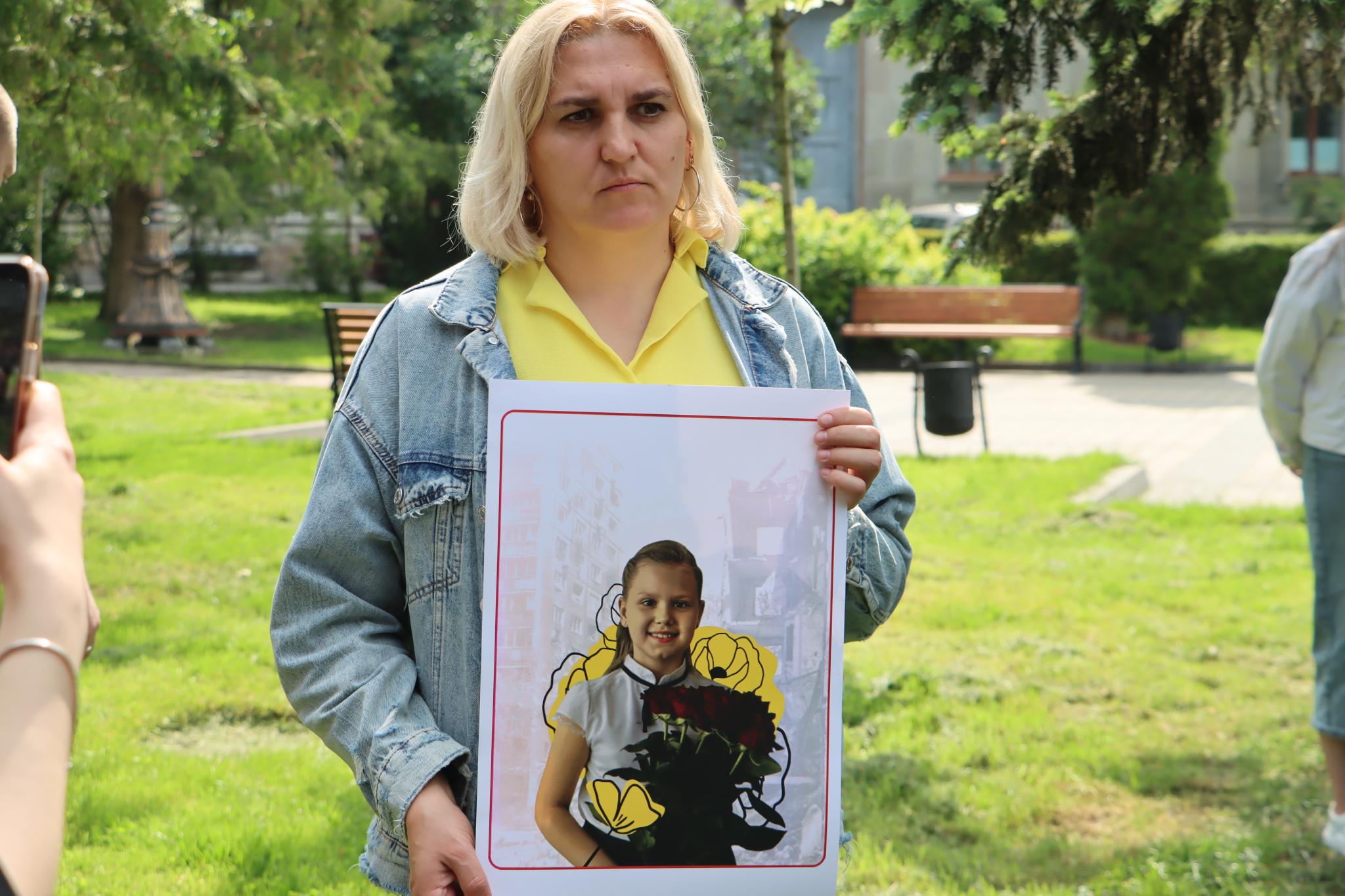 Новини Тернополя - фото з Їхні голоси — у дзвіночках: тернополяни вшанували дітей, яких забрала війна