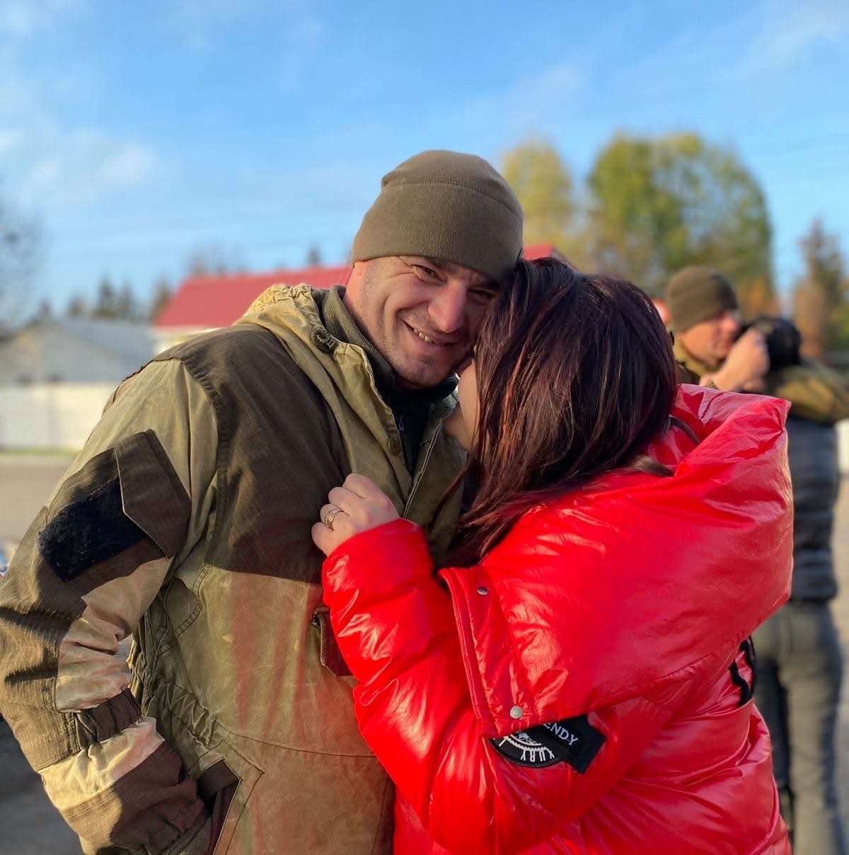 Новини Вінниці - фото з «Вийшов хлопчик з лицем старого діда»: дружина звільненого Ніколайчука розповіла про жахи полону