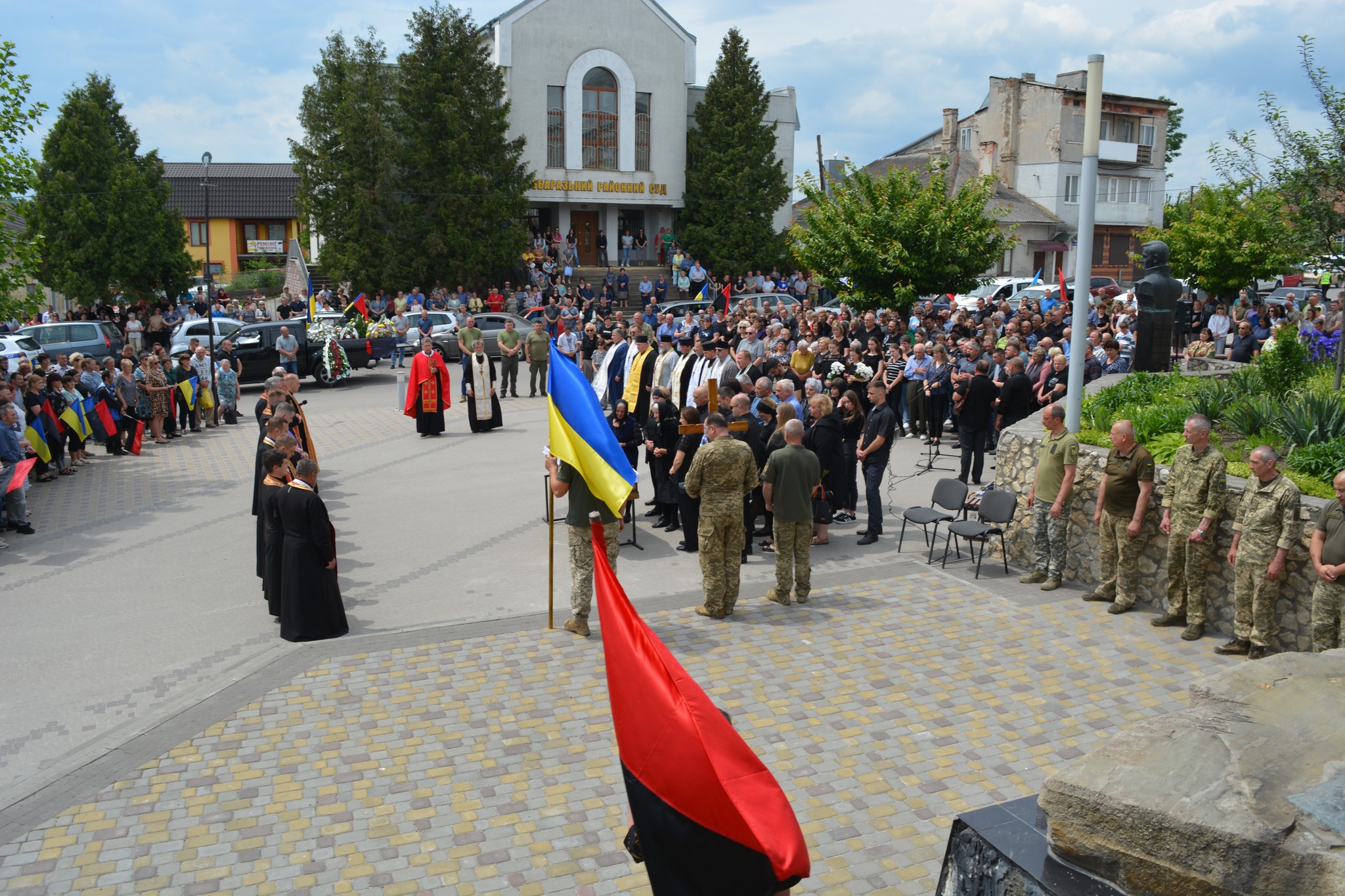 Новини Тернополя - фото з Із захисником Василем Ющишиним попрощалися у Збаразькій громаді