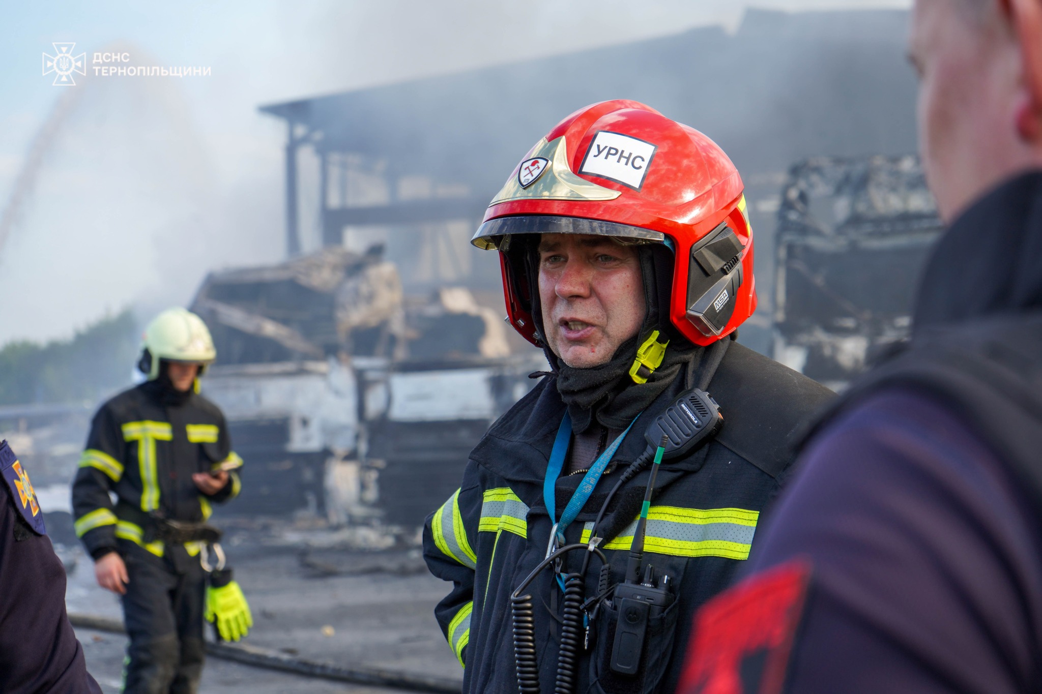 Новини Тернополя - фото з У Тернополі триває ліквідація наслідків пожежі, яка виникла внаслідок ворожого обстрілу