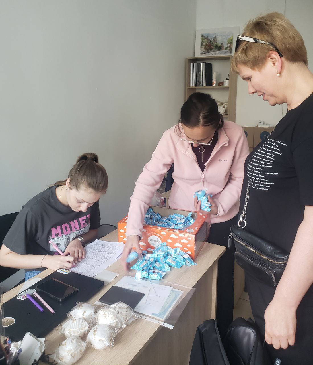 Новини Житомира - фото з Центр "ЯМаріуполь. Житомир" надав допомогу переселенцям із Бахмута та Вугледара