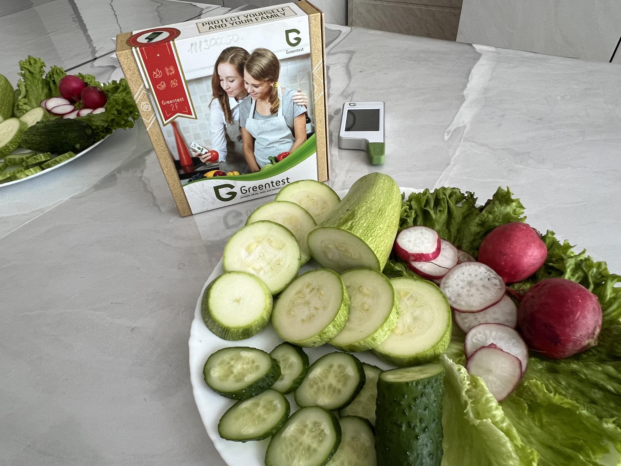 Новини Вінниці - фото з Вінницькі кабачки, огірки,  салат, редис: товарознавці перевірили ранні овочі на вміст нітратів