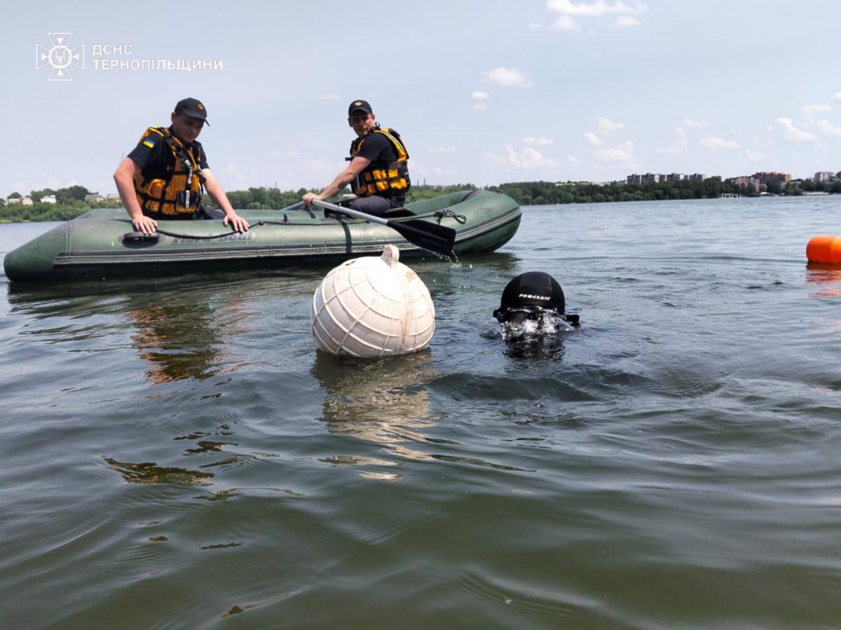 Новини Тернополя - фото з Водолази обстежили дно на Дальньому пляжі