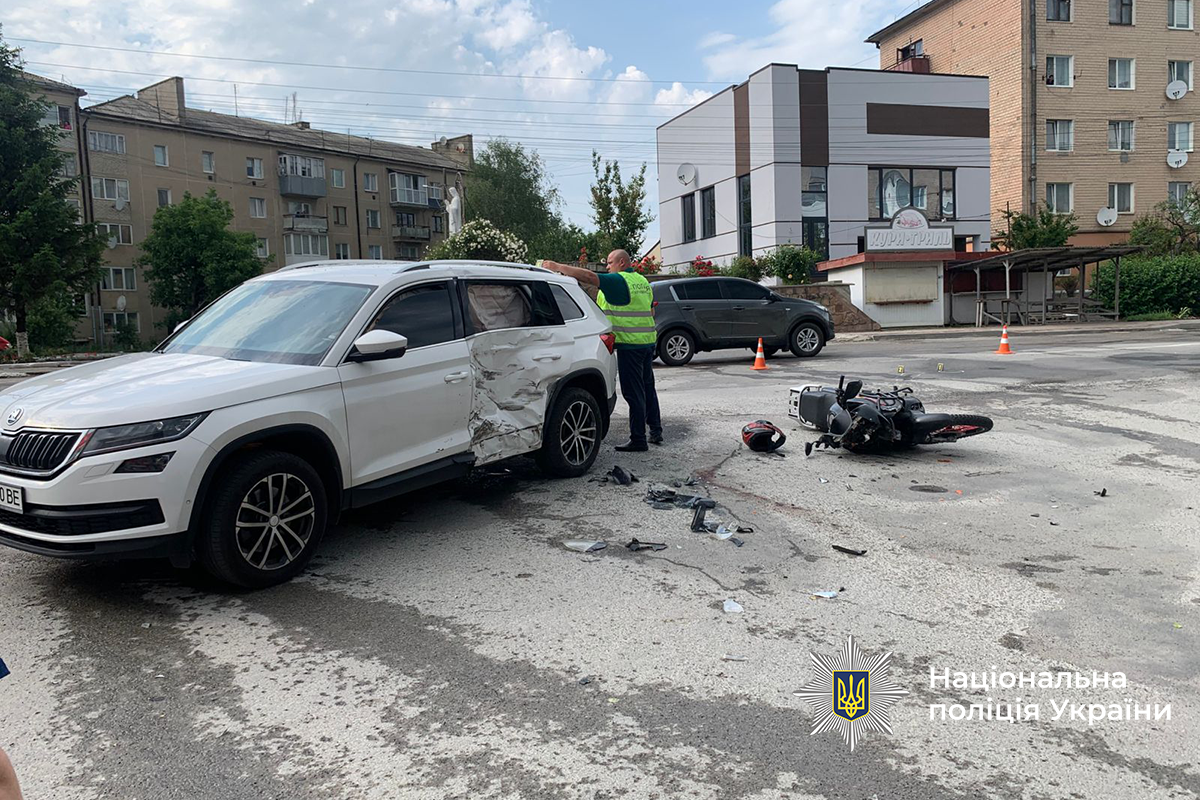 Новини Тернополя - фото з На Кременеччині 14-річний скутерист врізався в авто