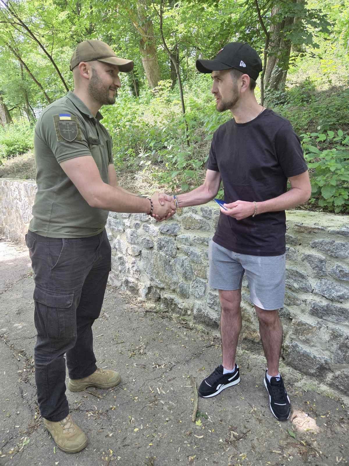 Новини Тернополя - фото з Пройшов чотири російські тюрми, втратив понад 20 кілограмів: з полону повернувся Захисник із 105-ї бригади