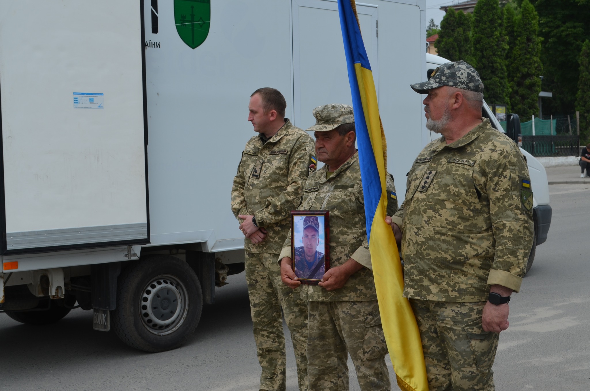 Новини Тернополя - фото з Загинув Герой з Тернополя Андрій Корендій, на Чортківщині прощаються з Героєм Мирославом Батицьким